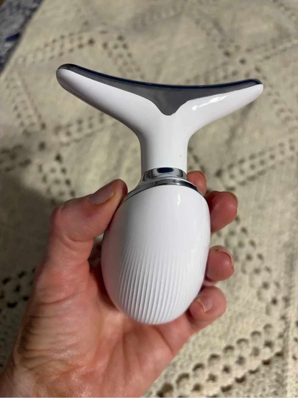 Luminesce LED Facial Device - White 7 in 1 no box - I will include charging cord